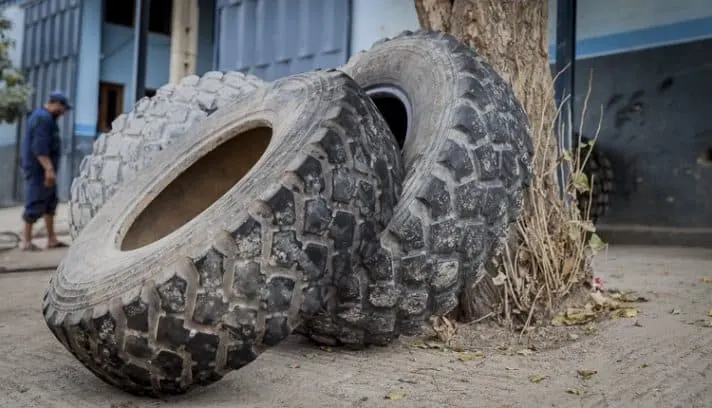 Replacing Unimog tyres in Morocco
