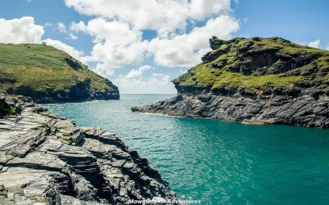 These most scenic drives in Cornwall will inspire your next driving holiday with empty country lanes, stunning coastlines and pretty clifftop villages. #Cornwall #England #ScenicDrives Read the full article here: //mowgli-adventures.com/scenic-drives-in-cornwall/