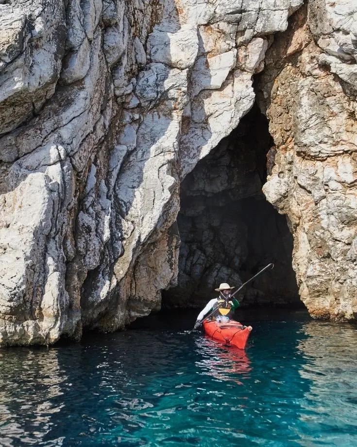 kayaking tour of marble caves in patagonia