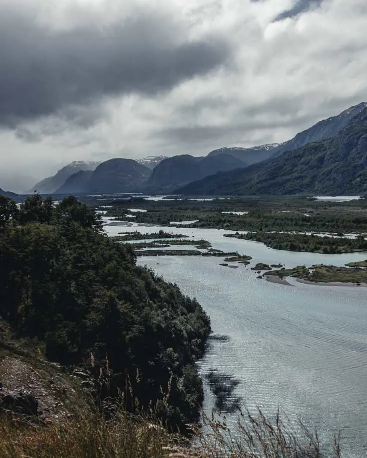 the phenomenal mountain views towards glacier exploradores