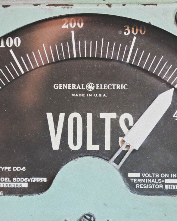 voltage reading on old fashioned device