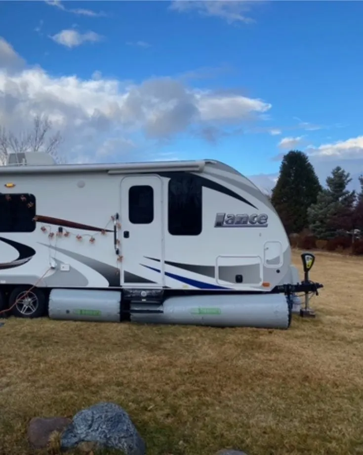 Airskirts Inflatable RV Skirting on 5th wheel