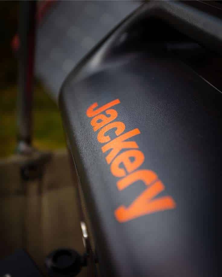 close up of the Jackery logo